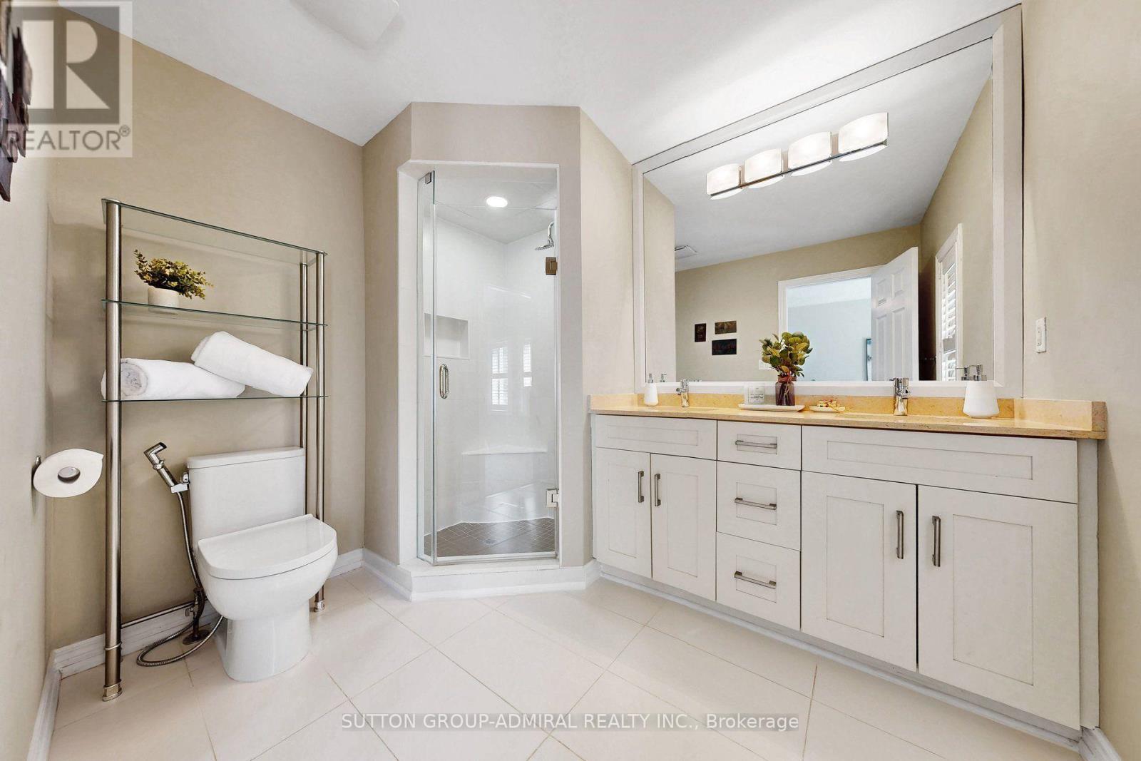 2002 John Street, Markham, ON