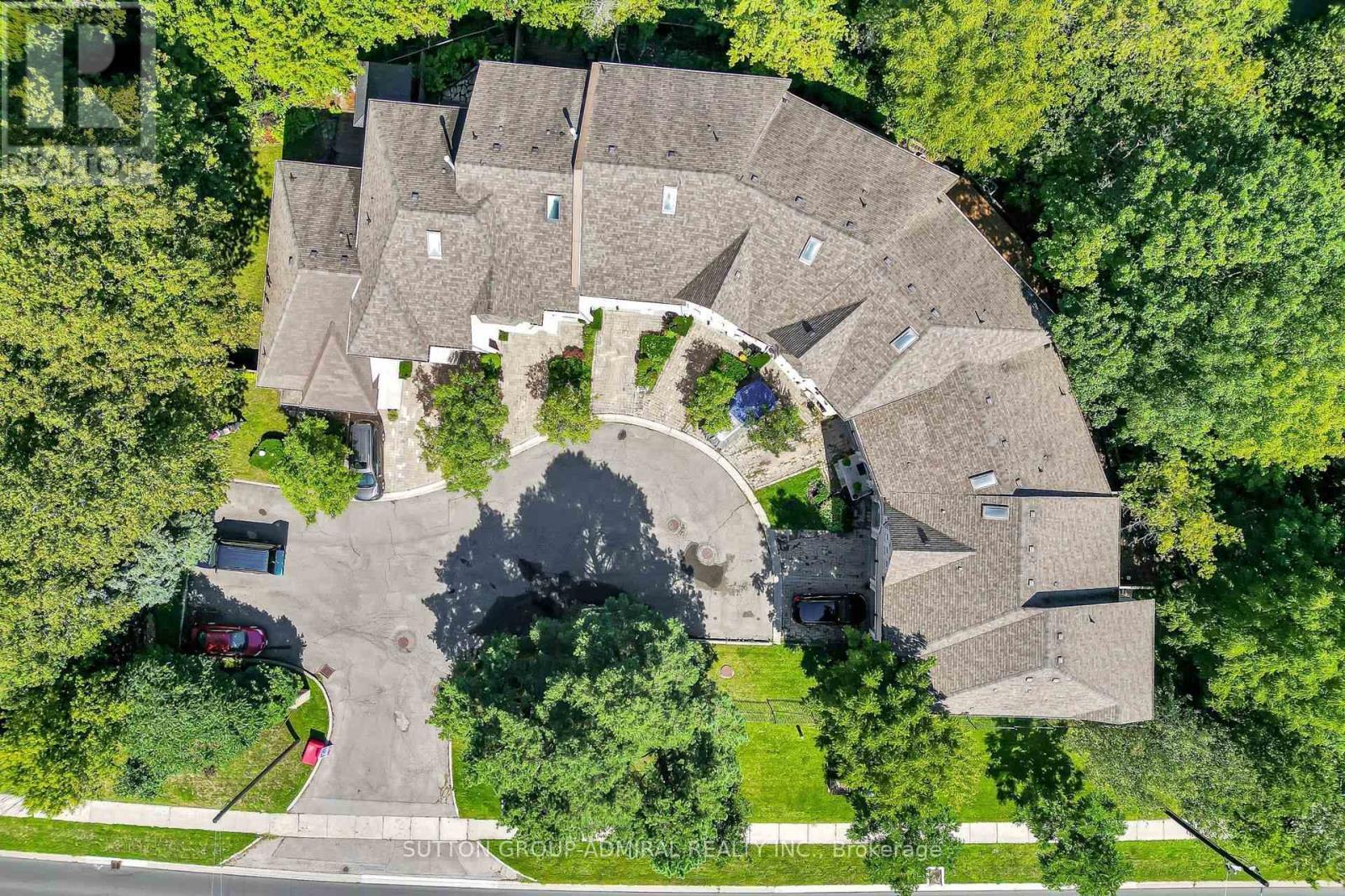 2002 John Street, Markham, ON