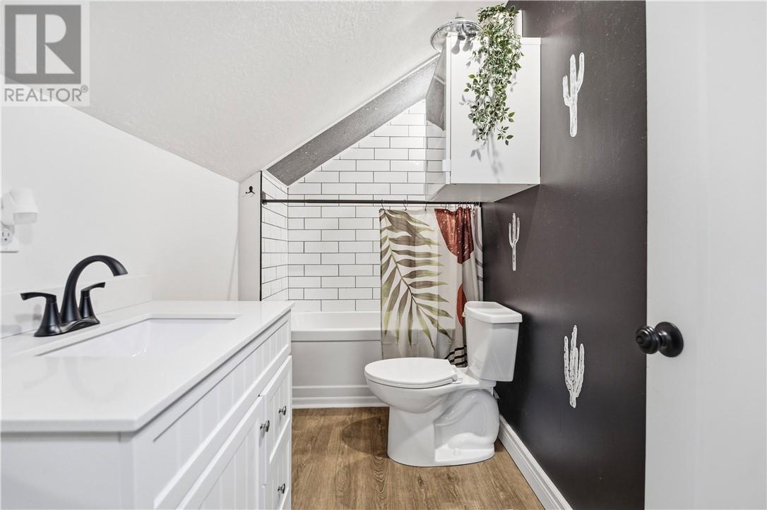 21 Bulmer Avenue, Sudbury, ON