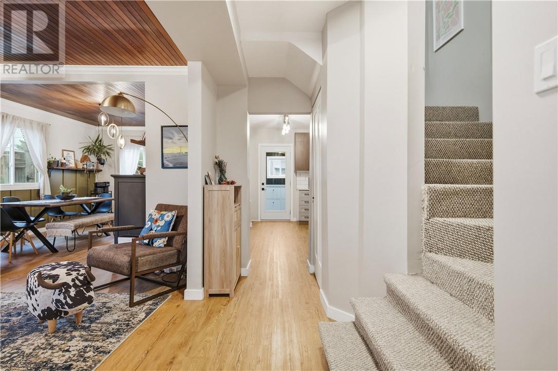 21 Bulmer Avenue, Sudbury, ON