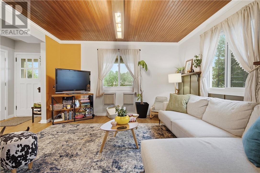 21 Bulmer Avenue, Sudbury, ON
