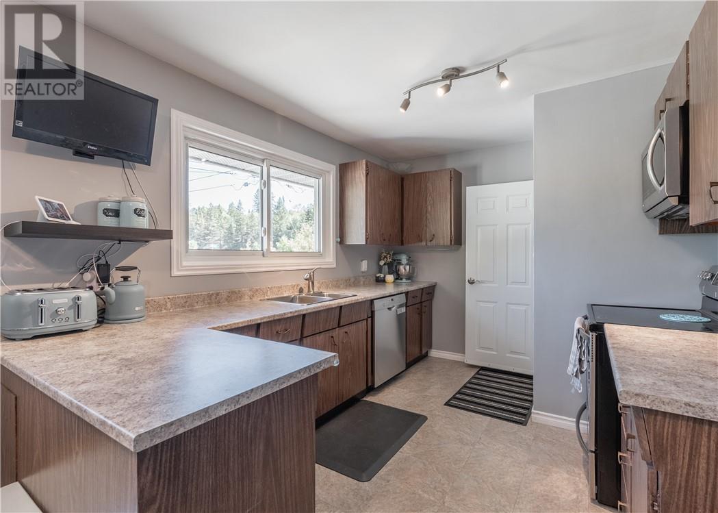 41 Moxam Drive, Greater Sudbury, ON