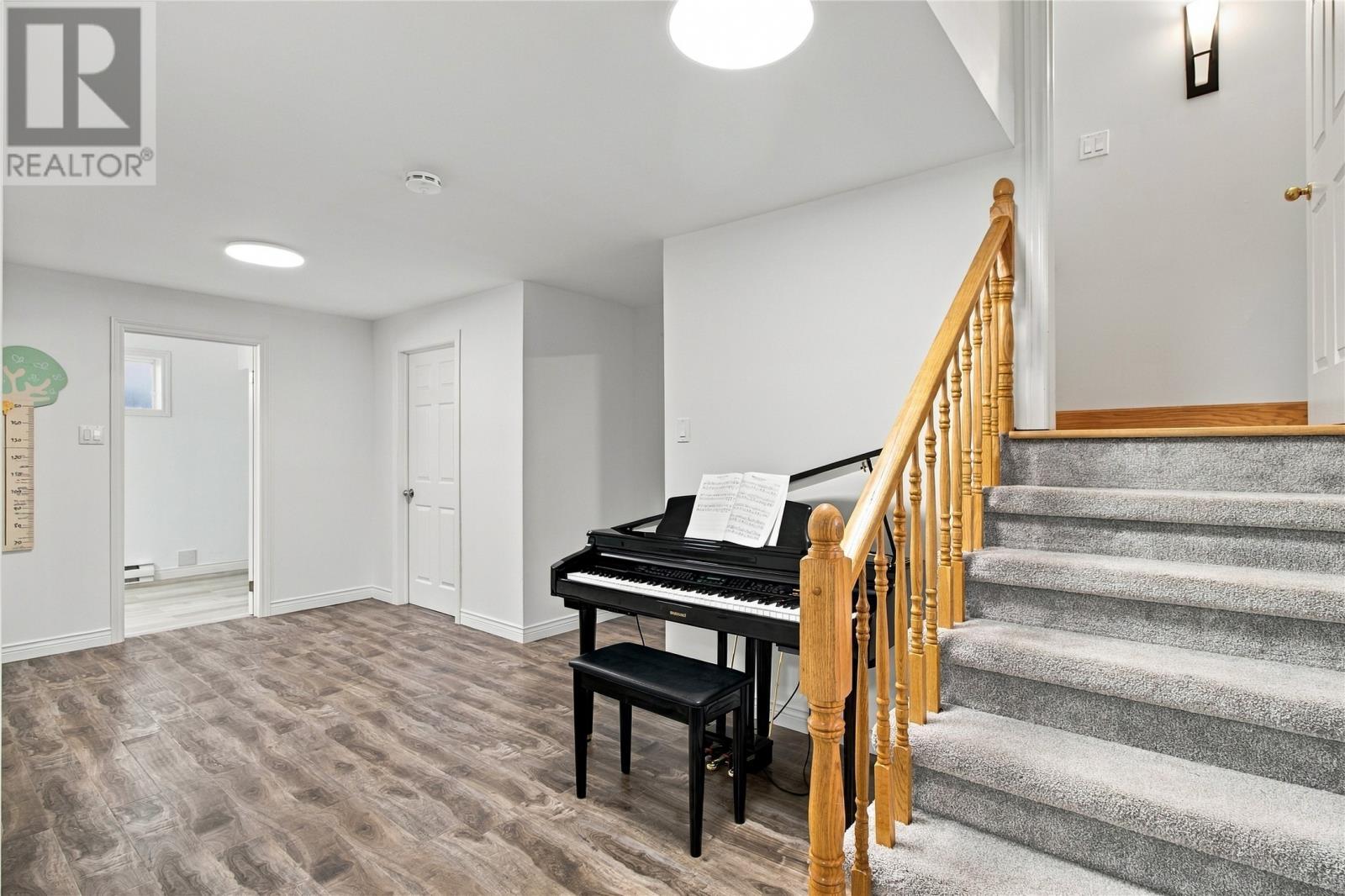 16 Hyde Park Drive, St. John'S, NL