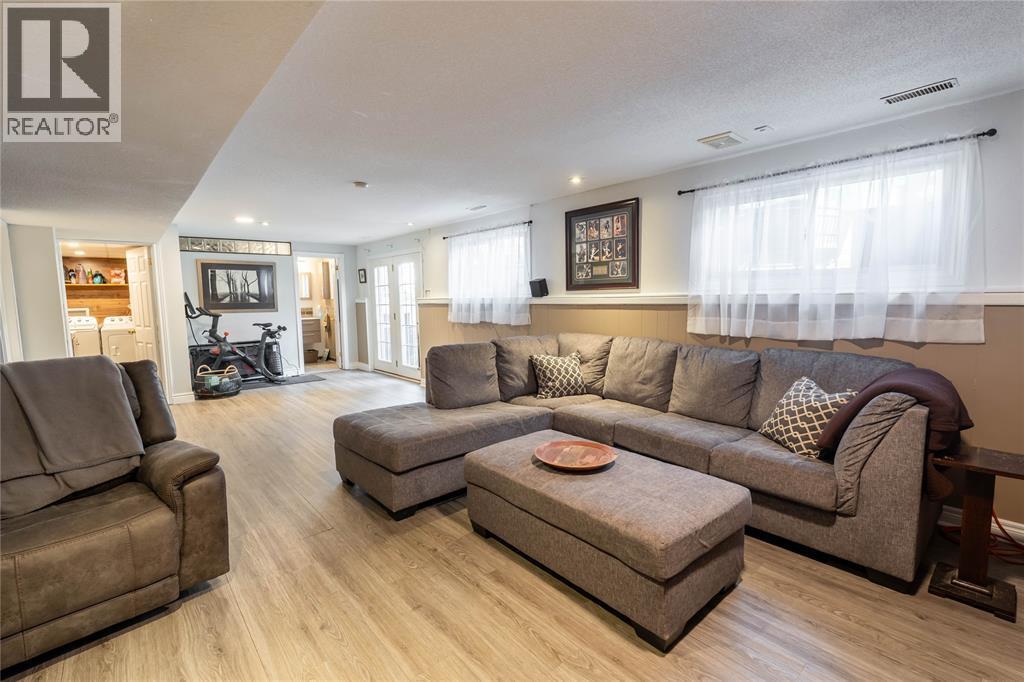 338 Hill Street, St Clair, ON