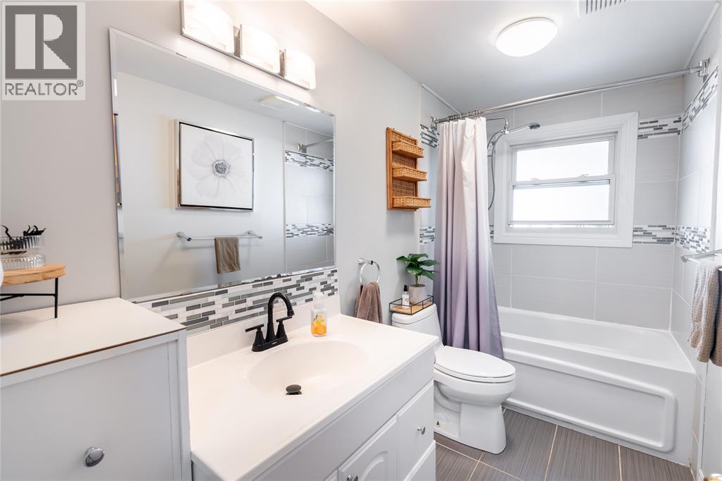 338 Hill Street, St Clair, ON