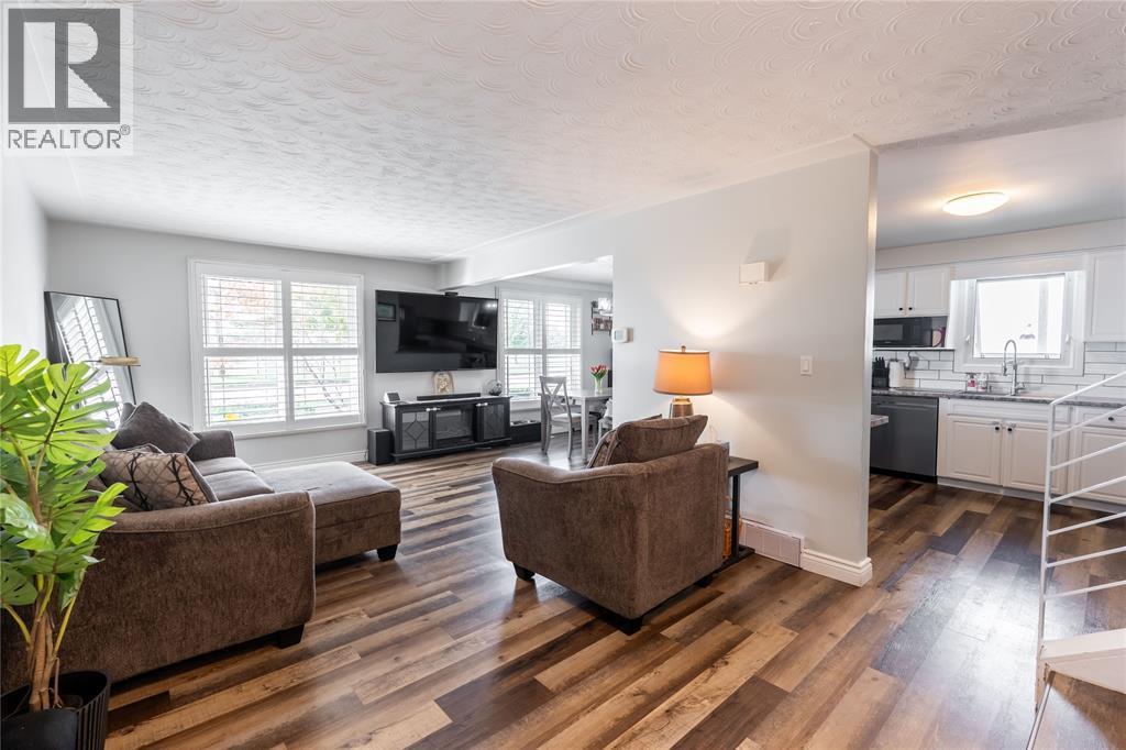 338 Hill Street, St Clair, ON