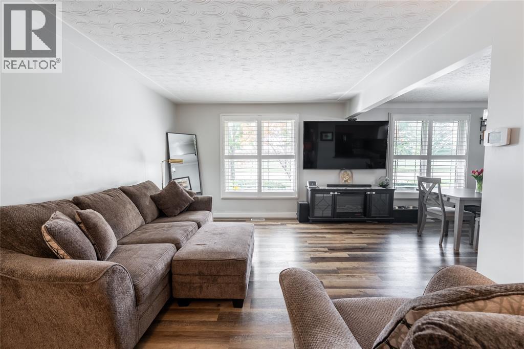 338 Hill Street, St Clair, ON