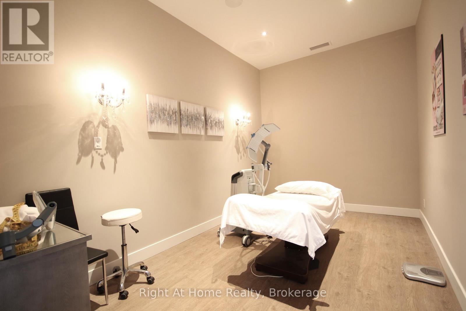 4169 King Street E, Kitchener, ON
