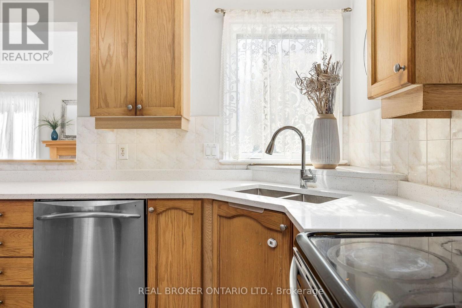 234 Deerfox Drive, Ottawa, ON