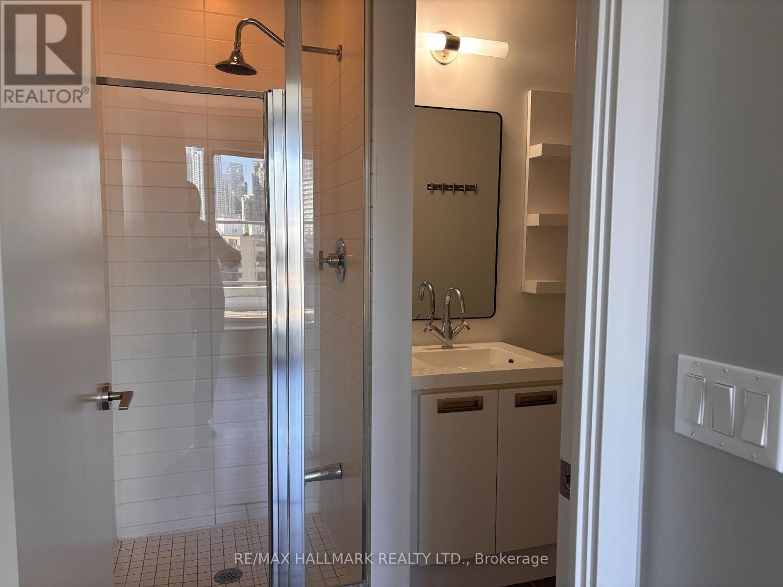 Separate Shower - 905 - 90 Stadium Road, Toronto, ON