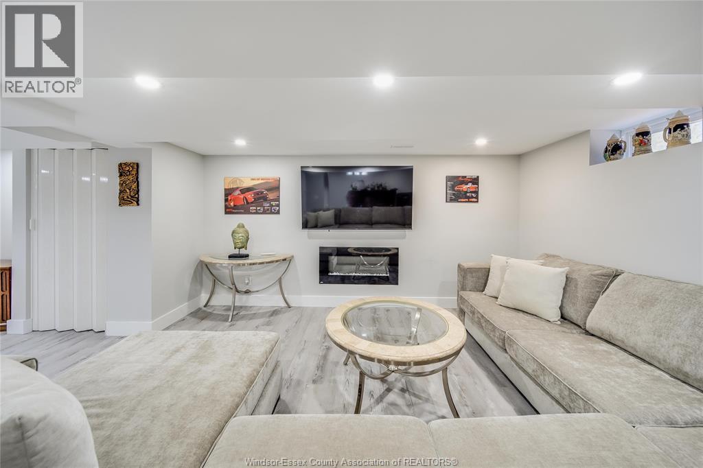 2777 Rockwell Boulevard, Windsor, ON