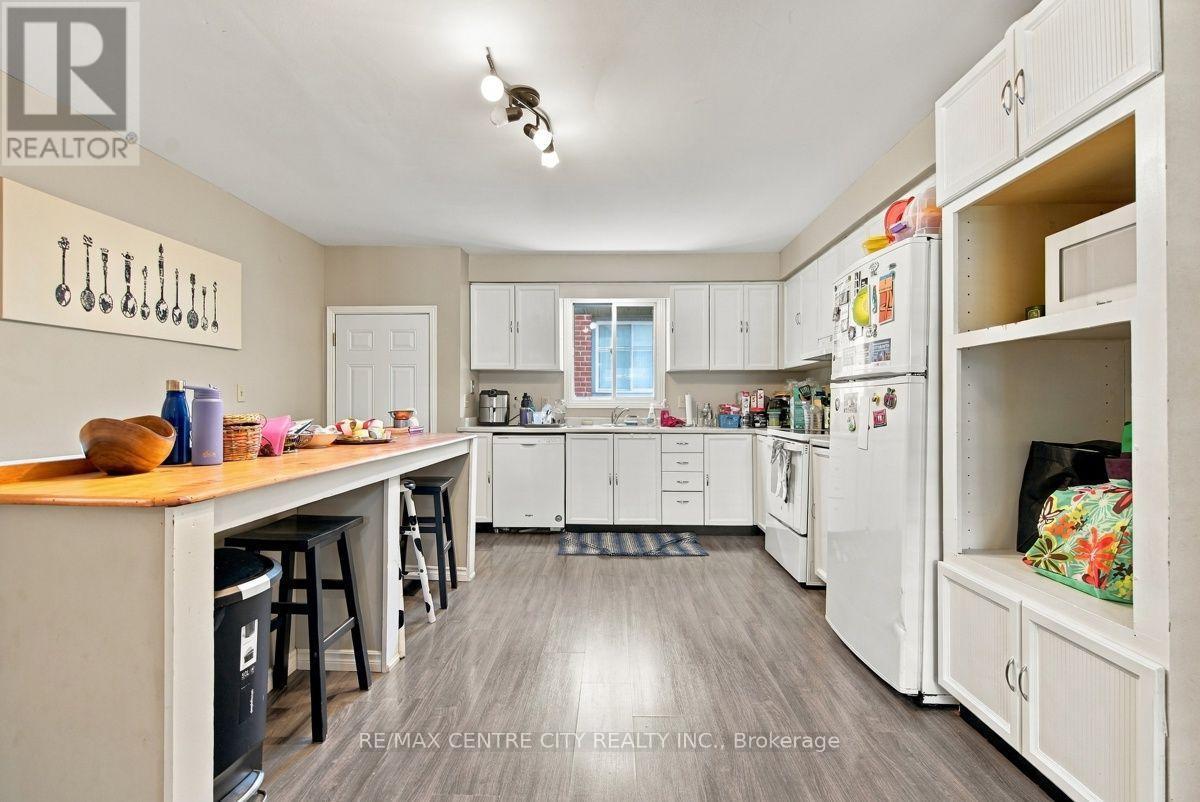 215 Walmer Grove, London North (North K), ON