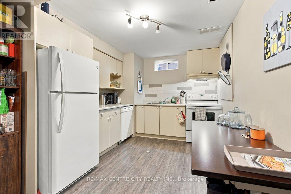 215 Walmer Grove, London North (North K), ON