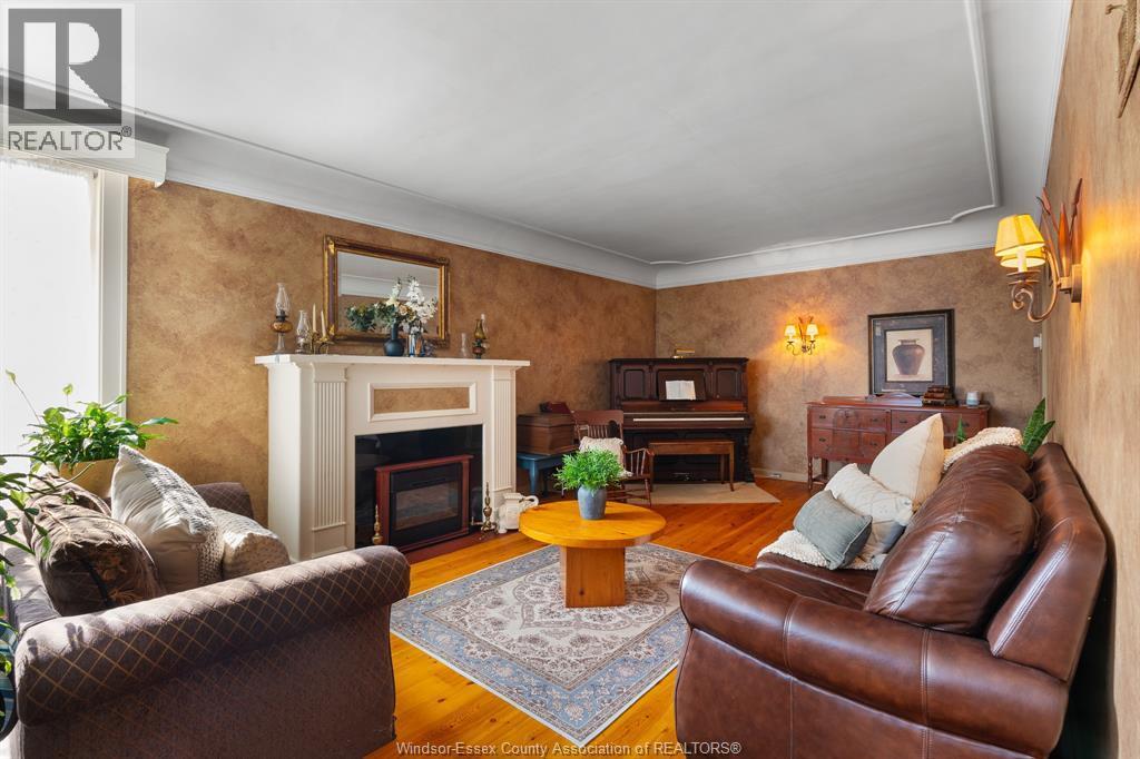 99 Talbot Street West, Leamington, ON