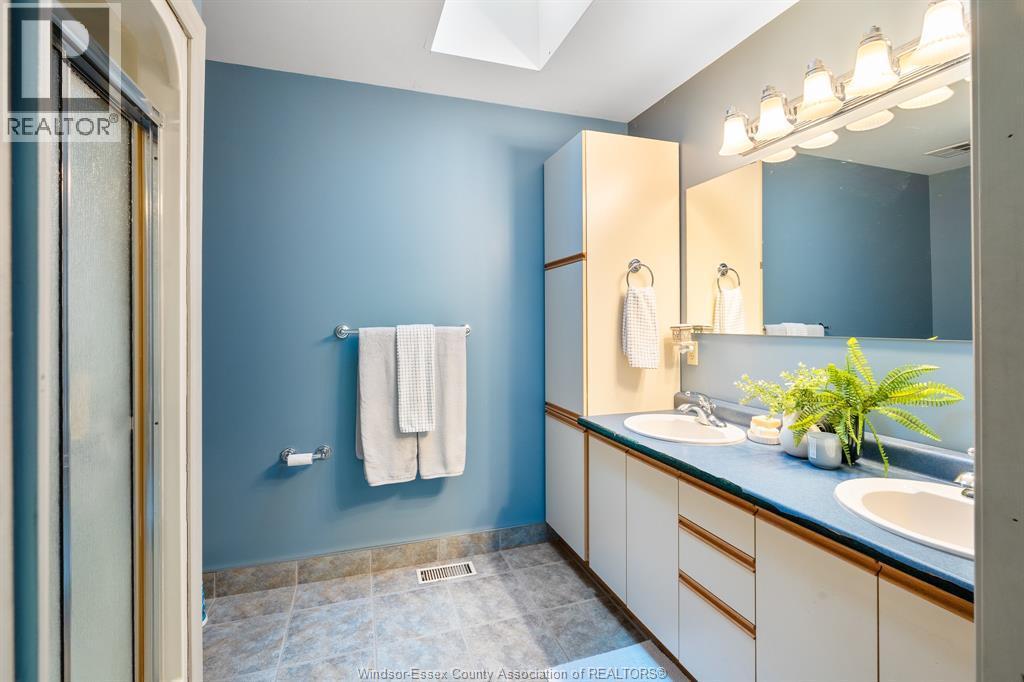 99 Talbot Street West, Leamington, ON