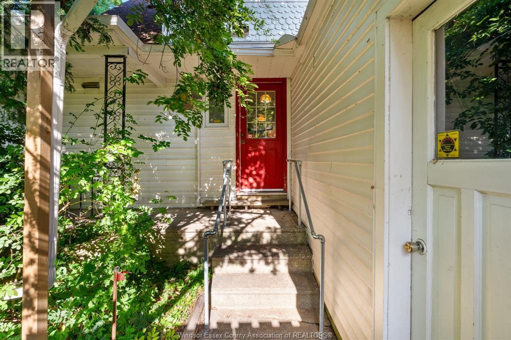 99 Talbot Street West, Leamington, ON