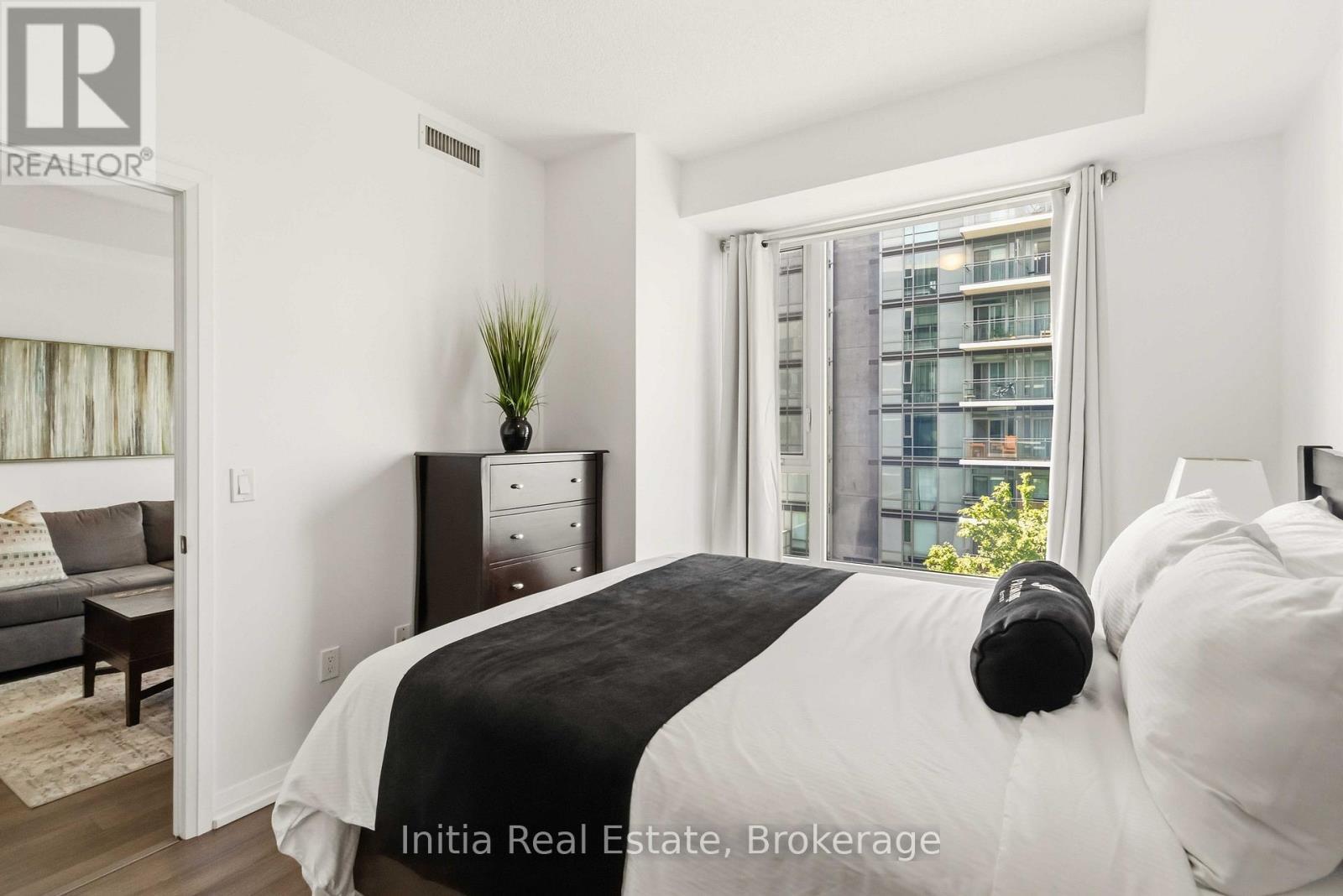 522 - 55 Ann O'Reilly Ann O'Reilly Road, Toronto, ON