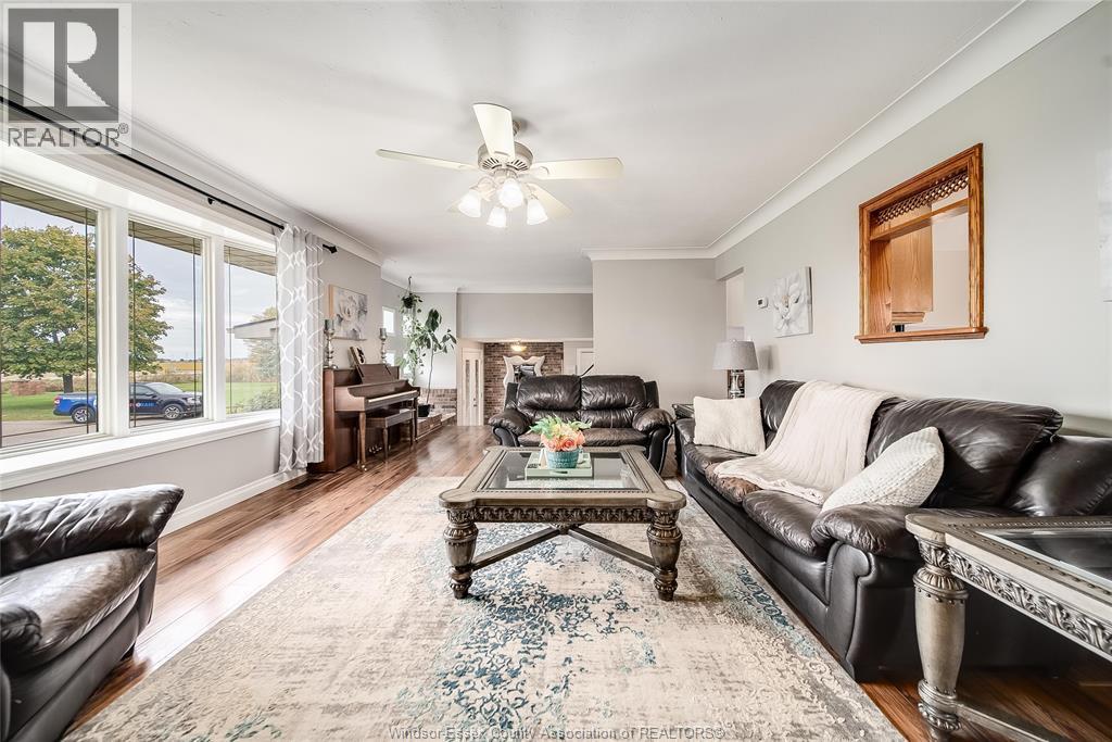7744 Saint-Philippe Line, Grande Pointe, ON