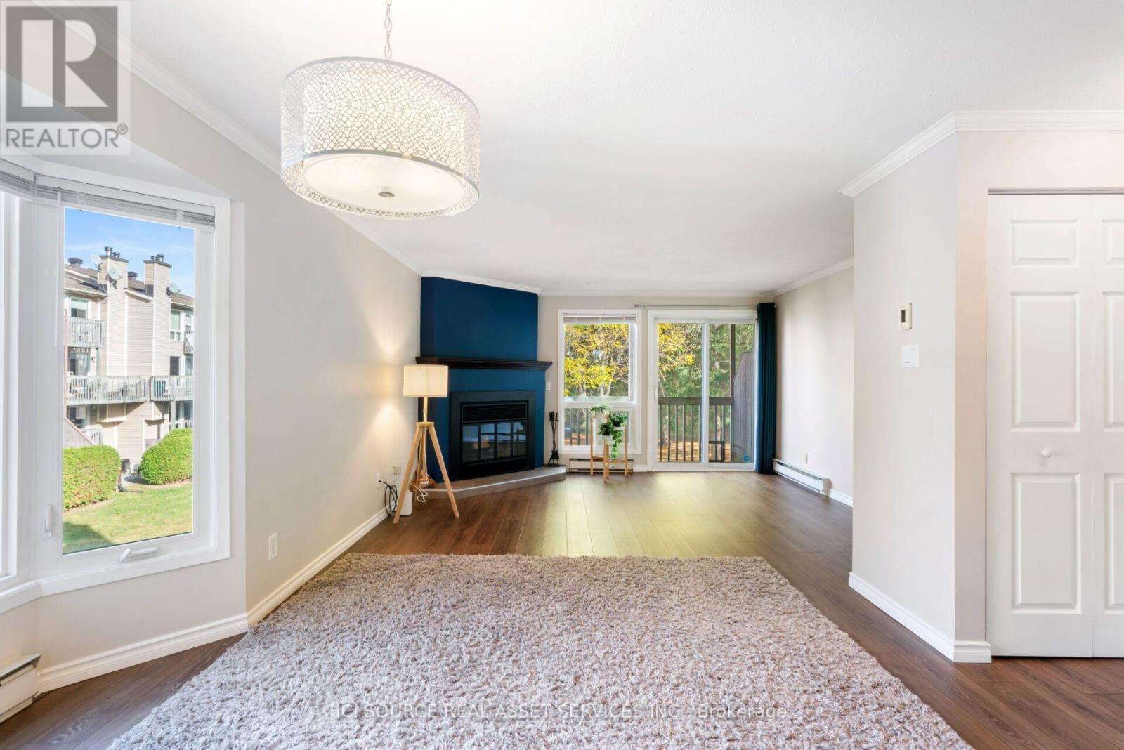 6754B Jeanne-D'Arc Boulevard N, Ottawa, ON