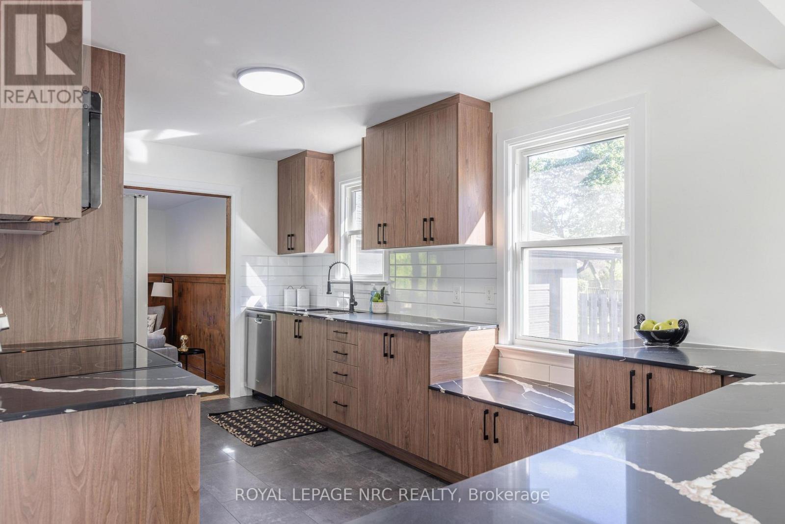 21 Silverdale Drive, St. Catharines, ON