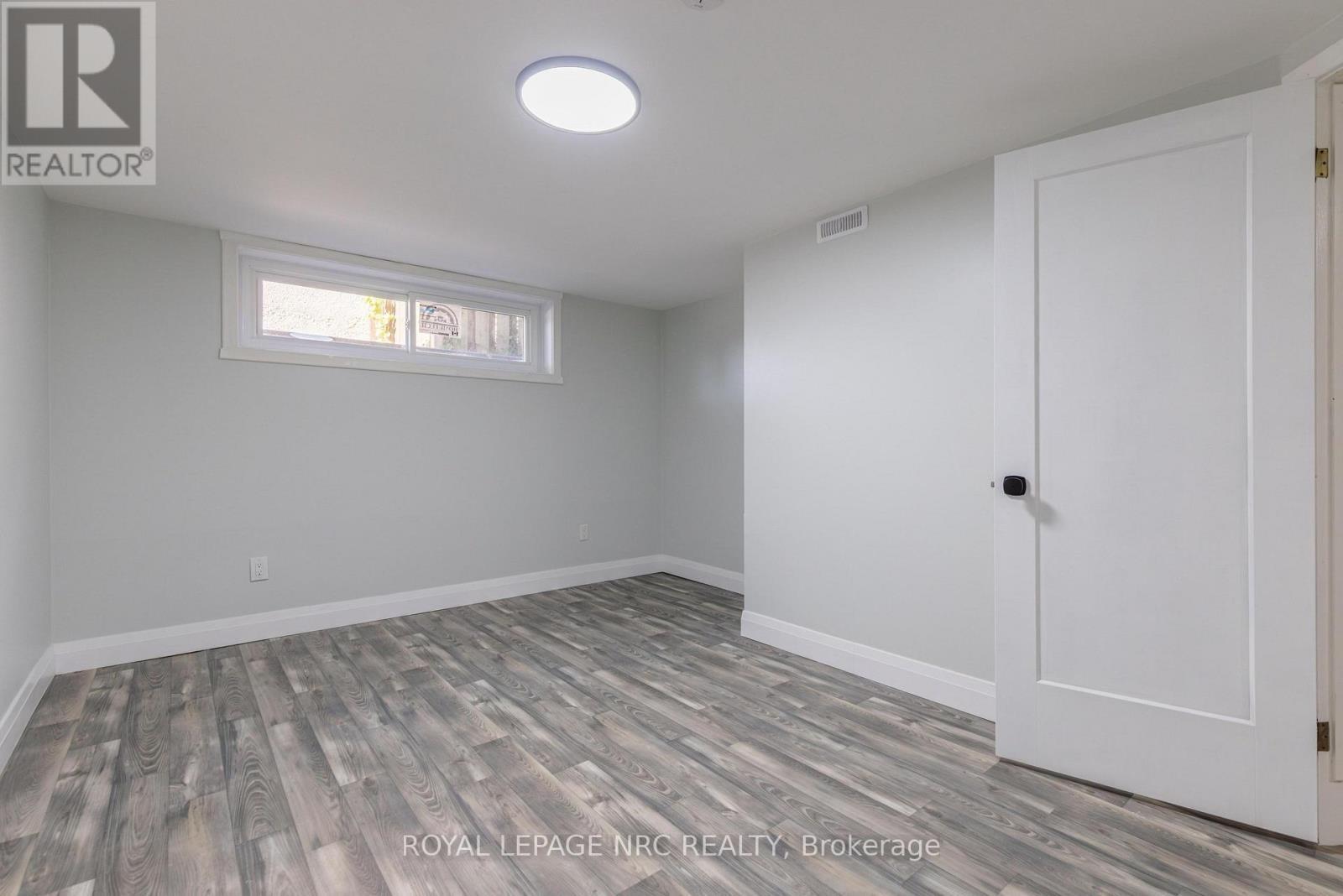 Bedroom - 21 Silverdale Drive, St. Catharines, ON