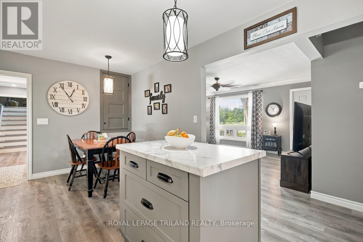 Main Floor: Kitchen with Eat-In Dining - 15198 St Ignatius Line, Chatham-Kent (Bothwell), ON
