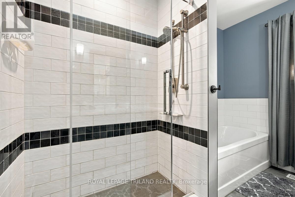 Main Floor: 4-Piece Bathroom - 15198 St Ignatius Line, Chatham-Kent (Bothwell), ON