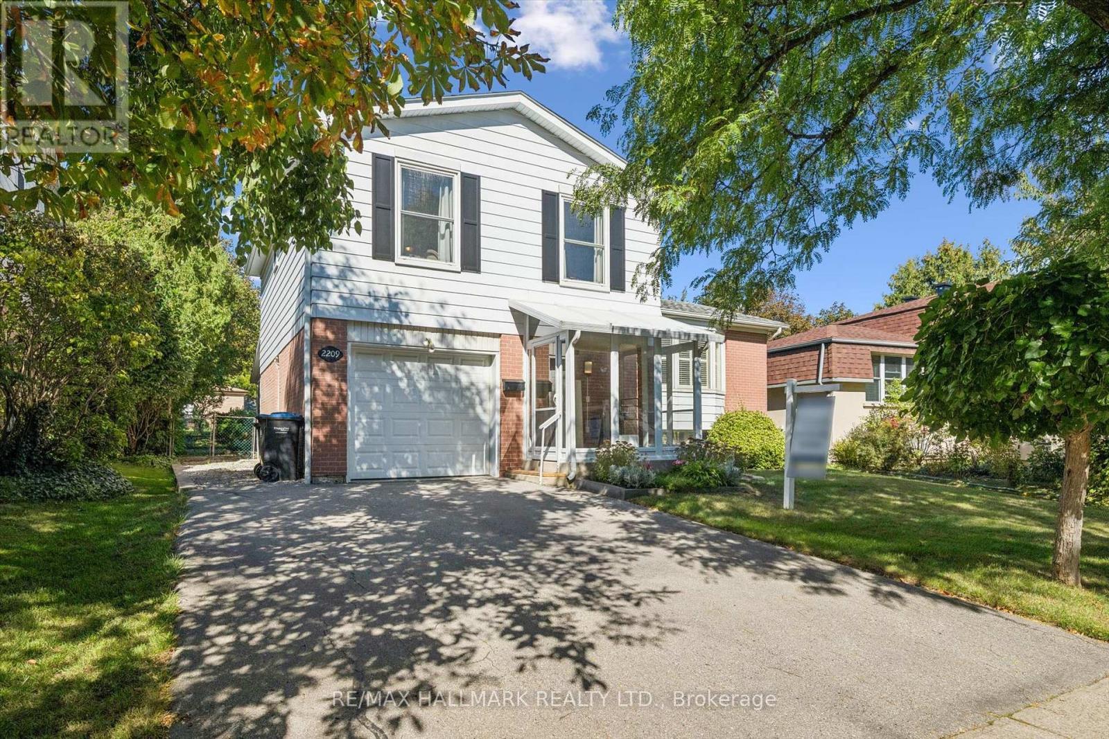 2209 Buttonbush Crescent, Mississauga, ON