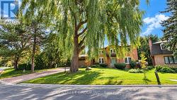 101 - 5 ELMIRA COURT Toronto, ON M2K 2T1