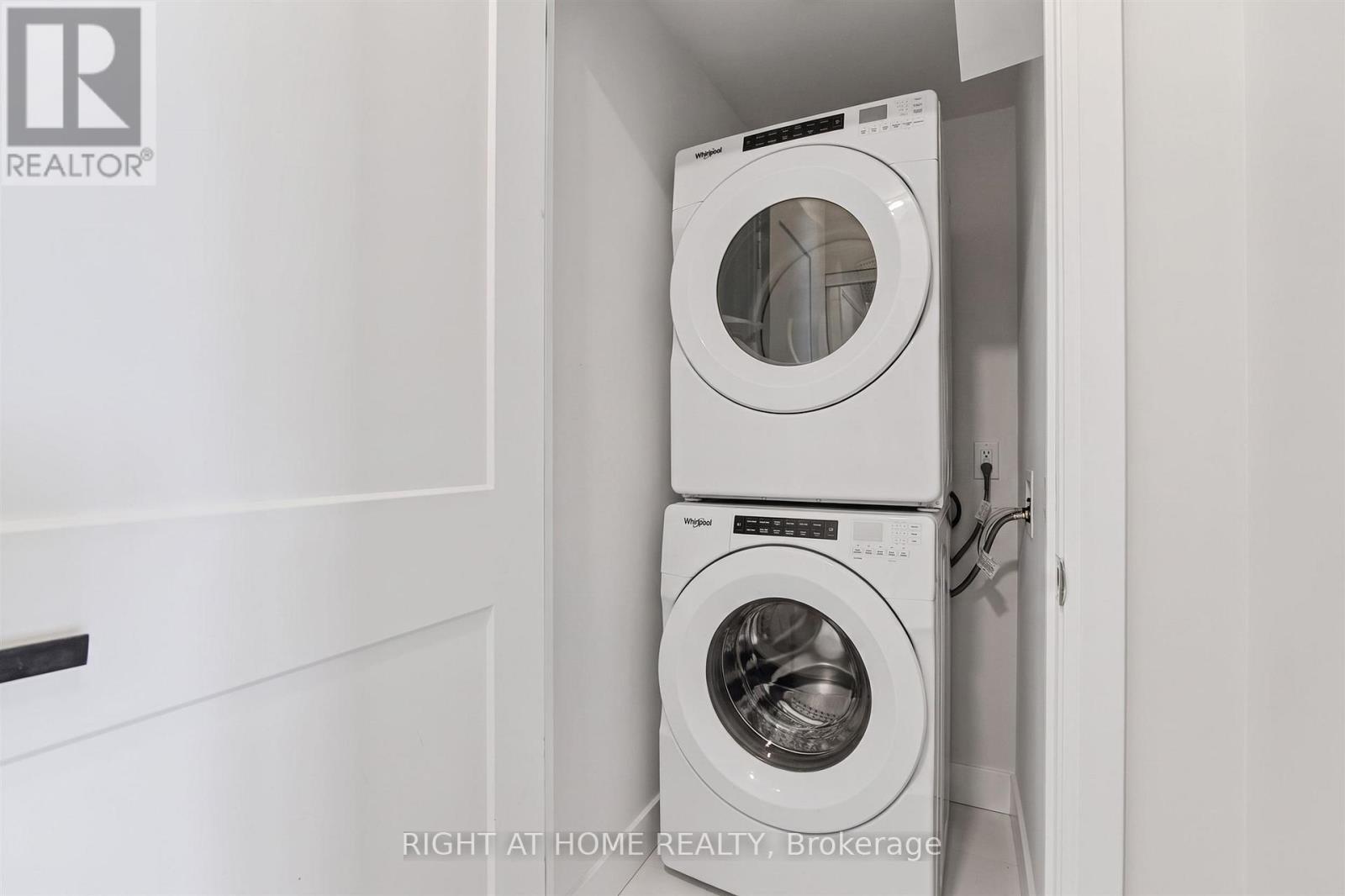 Ensuite Laundry - 2617 - 7895 Jane Street, Vaughan, ON