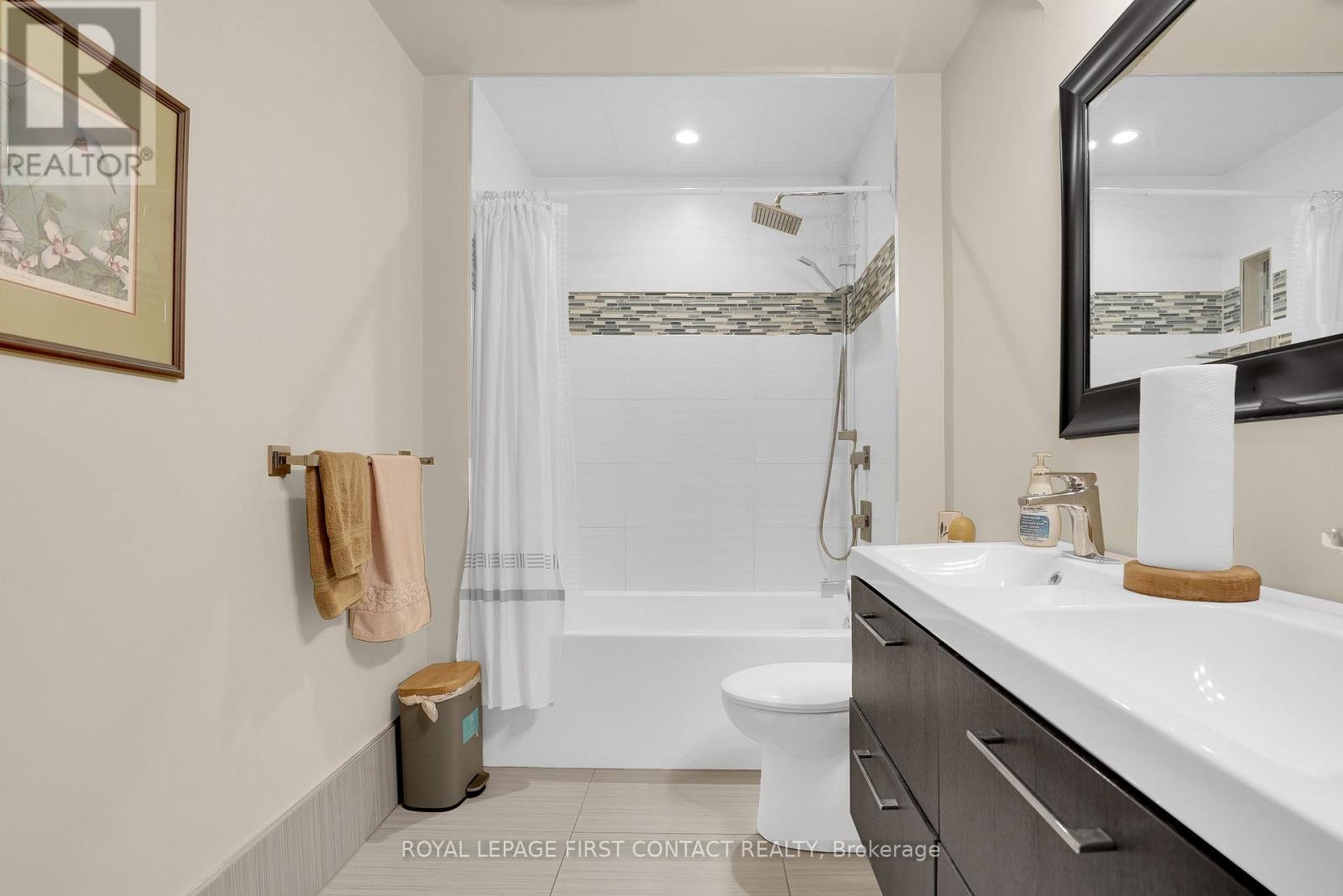 177 Dunlop Street W, Barrie, ON