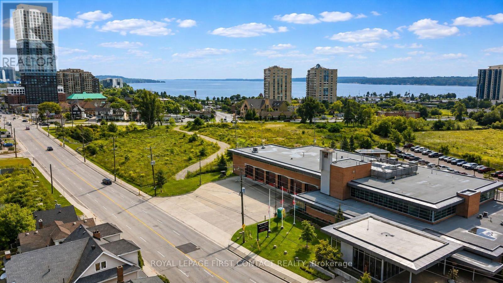 177 Dunlop Street W, Barrie, ON