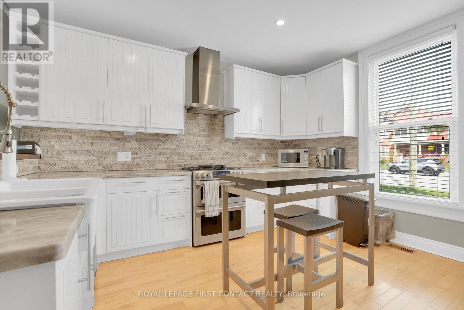 177 Dunlop Street W, Barrie, ON