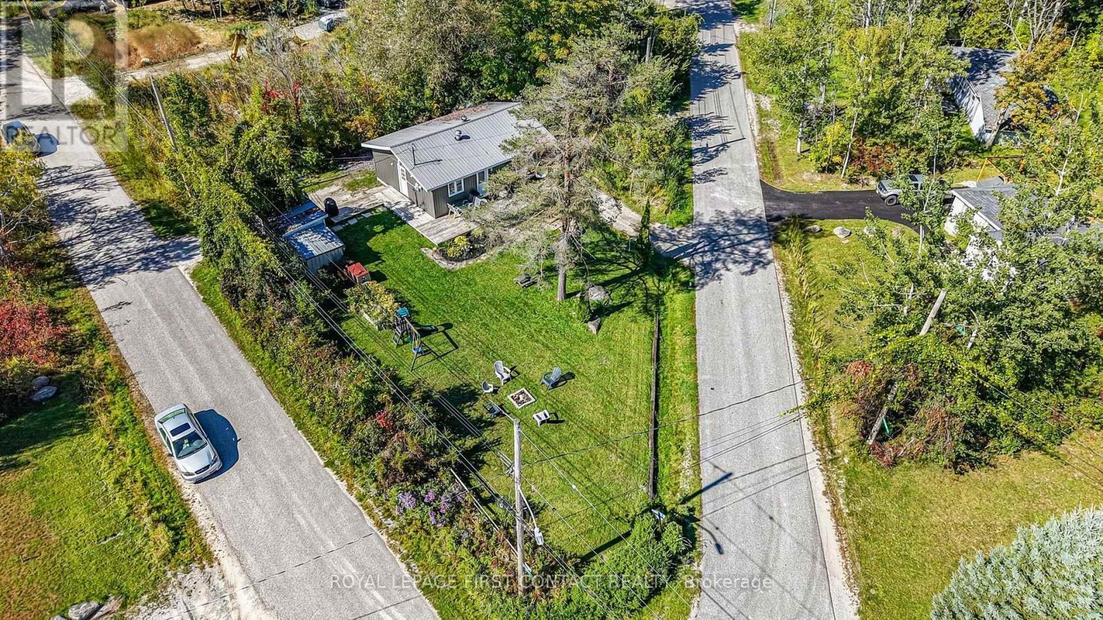 196 Paradise Avenue, Tay, ON