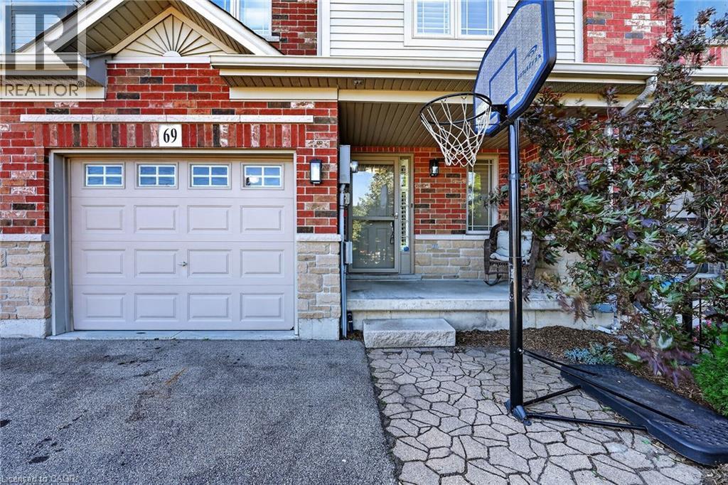 69 Sumner Crescent, Grimsby, ON