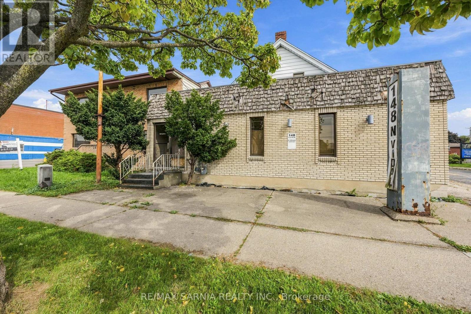 148 Vidal Street N, Sarnia, ON