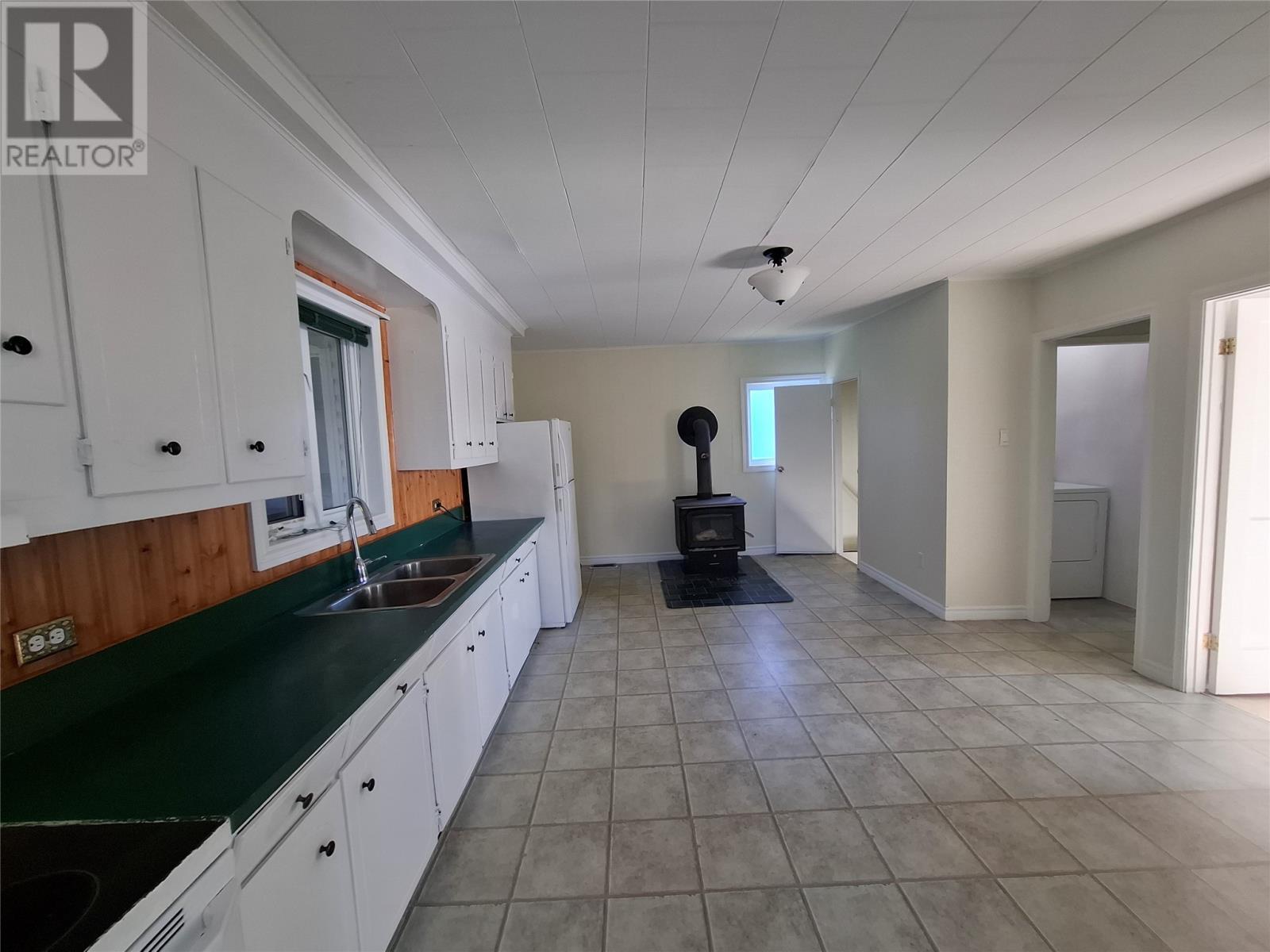 1 Hillside Avenue, Port Saunders, NL