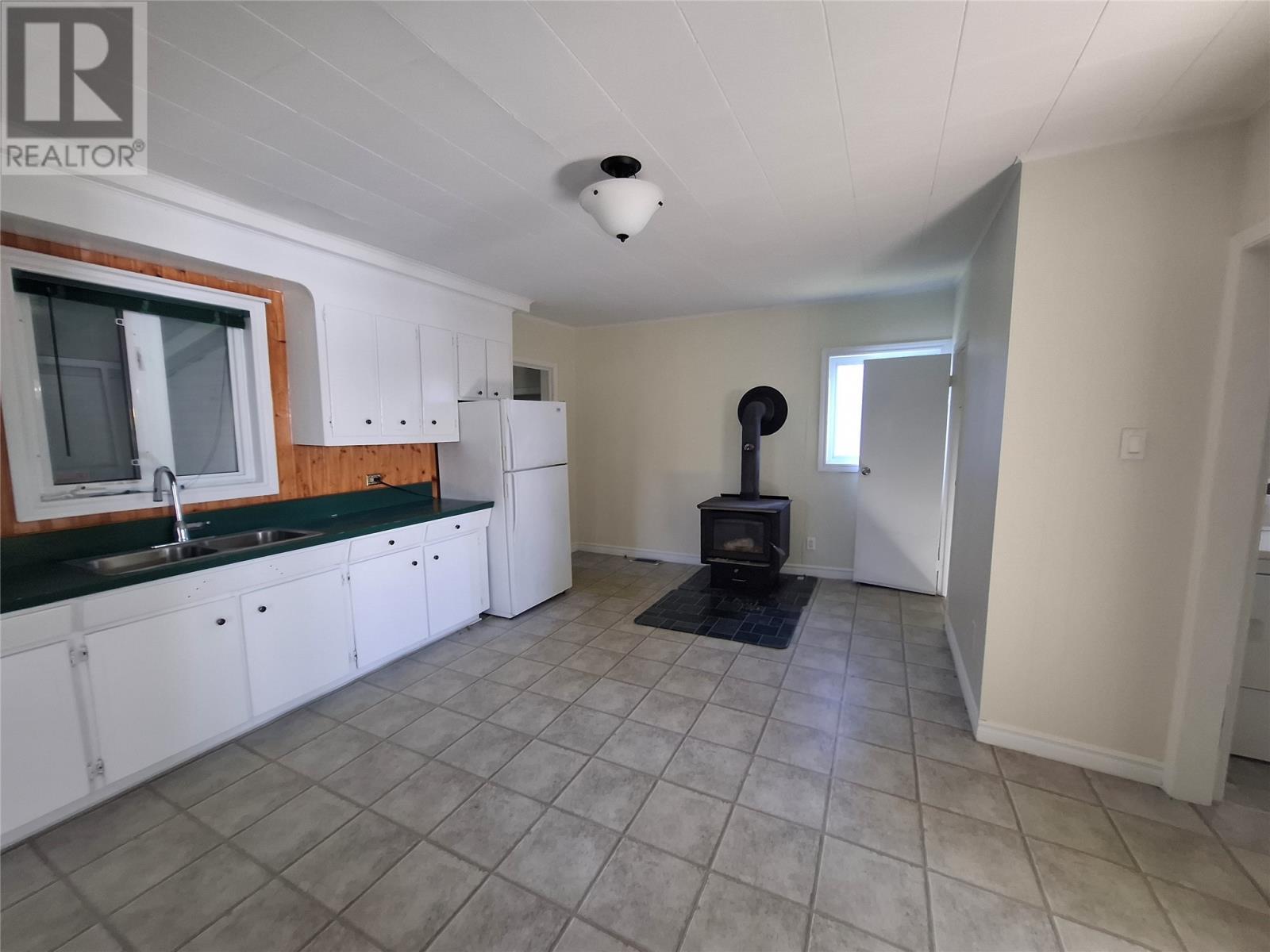 1 Hillside Avenue, Port Saunders, NL