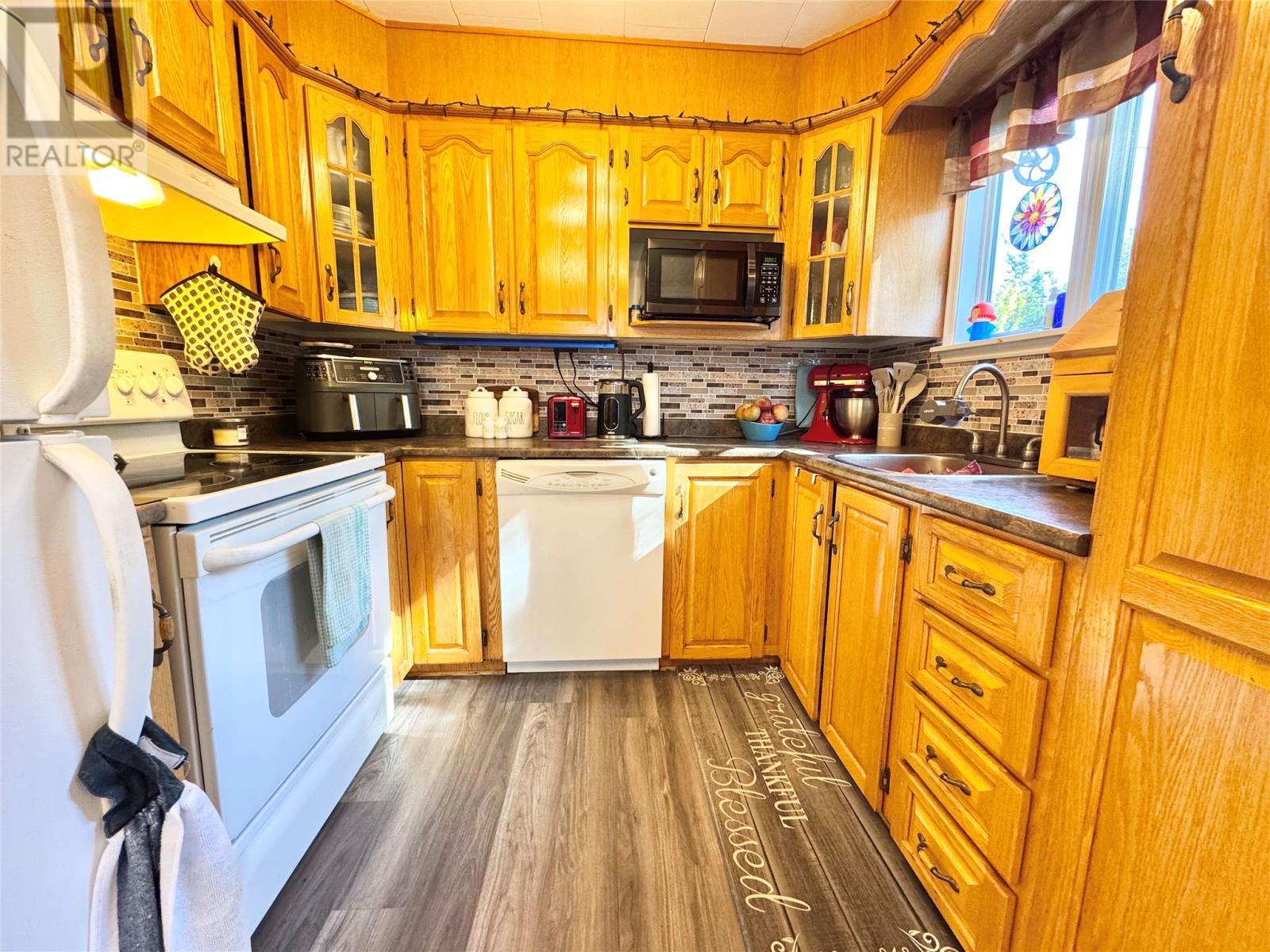 20 Tizzard Street, Lewisporte, NL