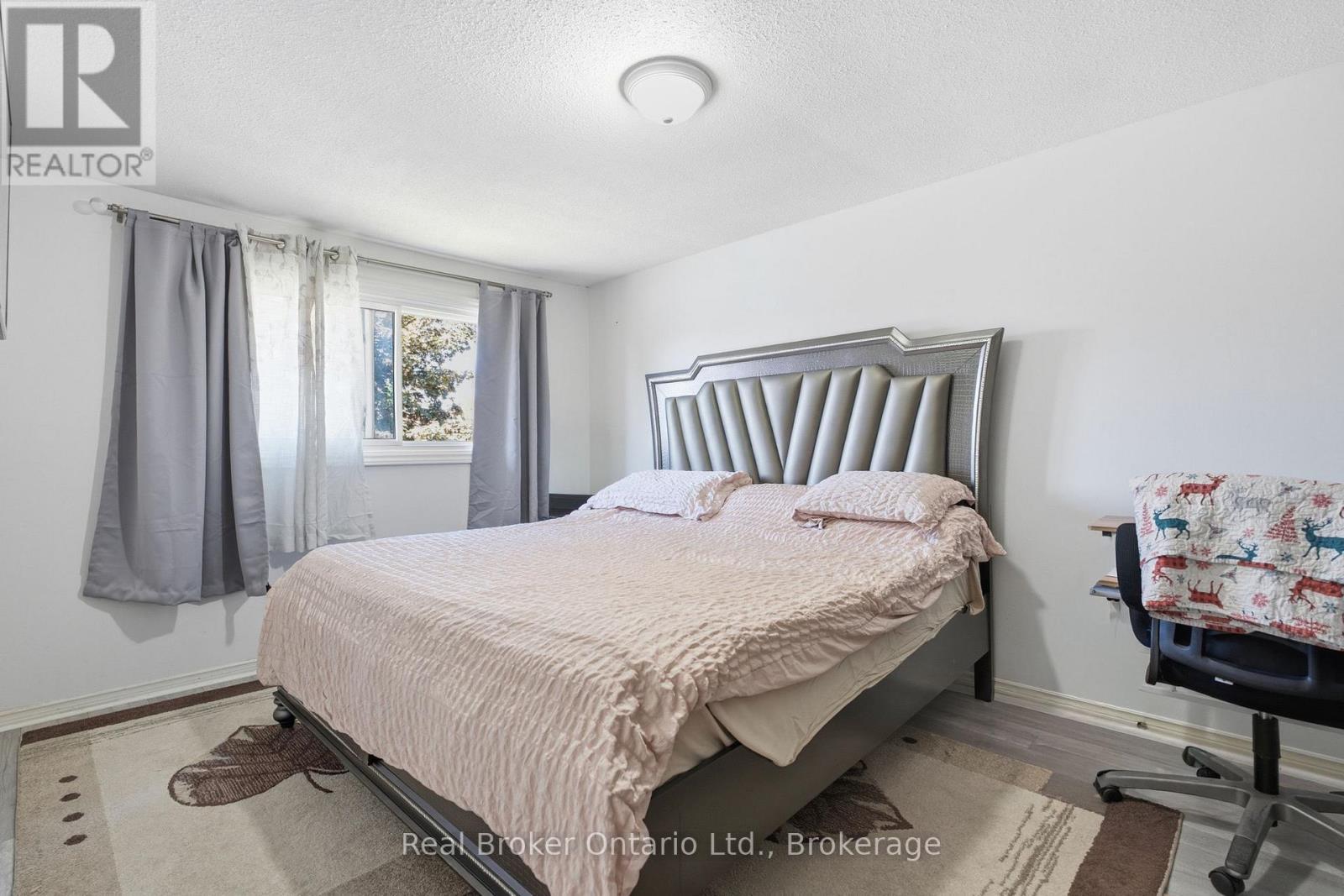 126 Dinison Crescent, Kitchener, ON