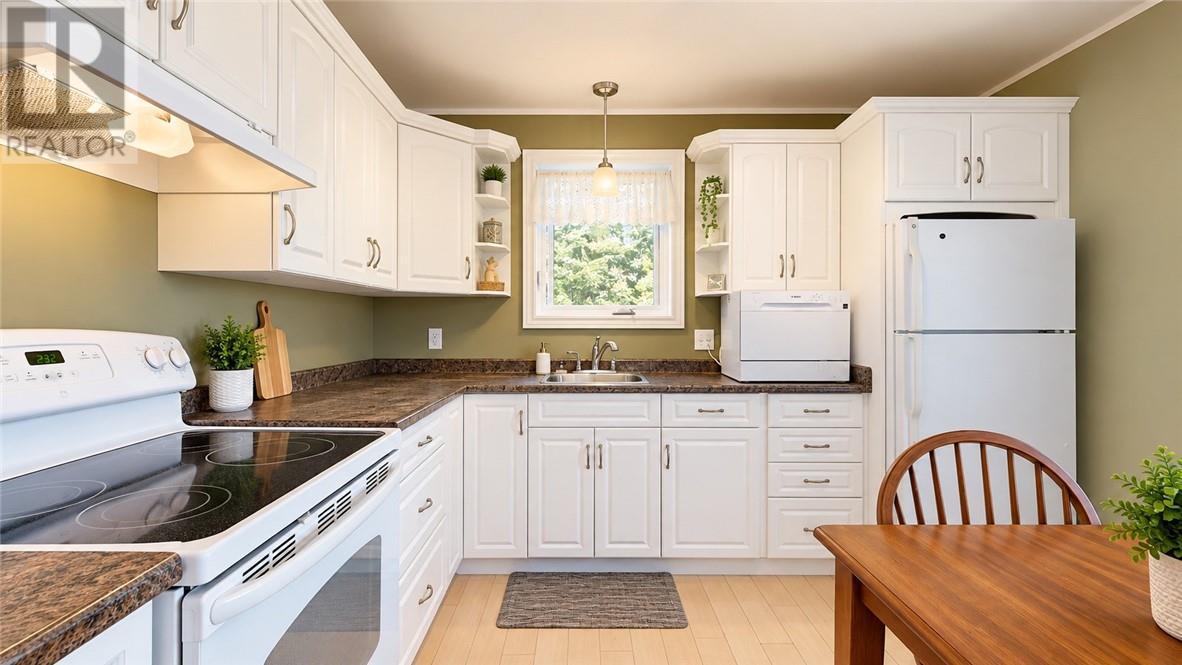 2247 Bay Estates, Nemi, ON