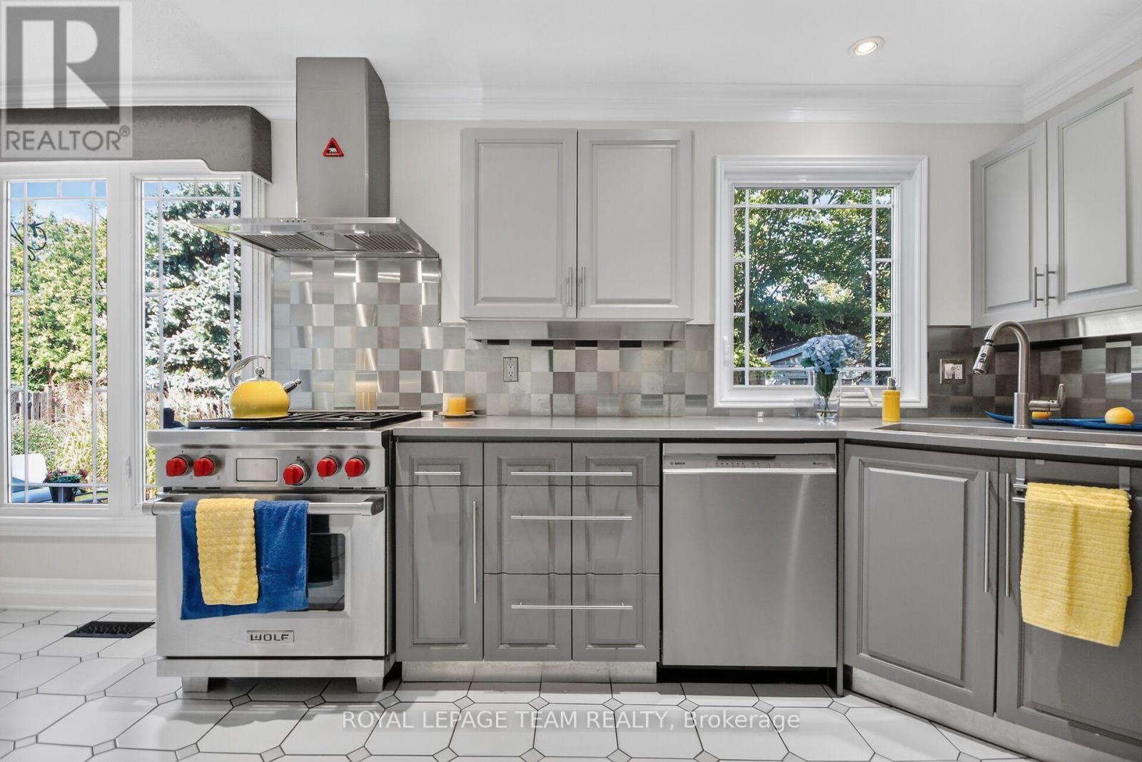 1069 Cahill Drive W, Ottawa, ON