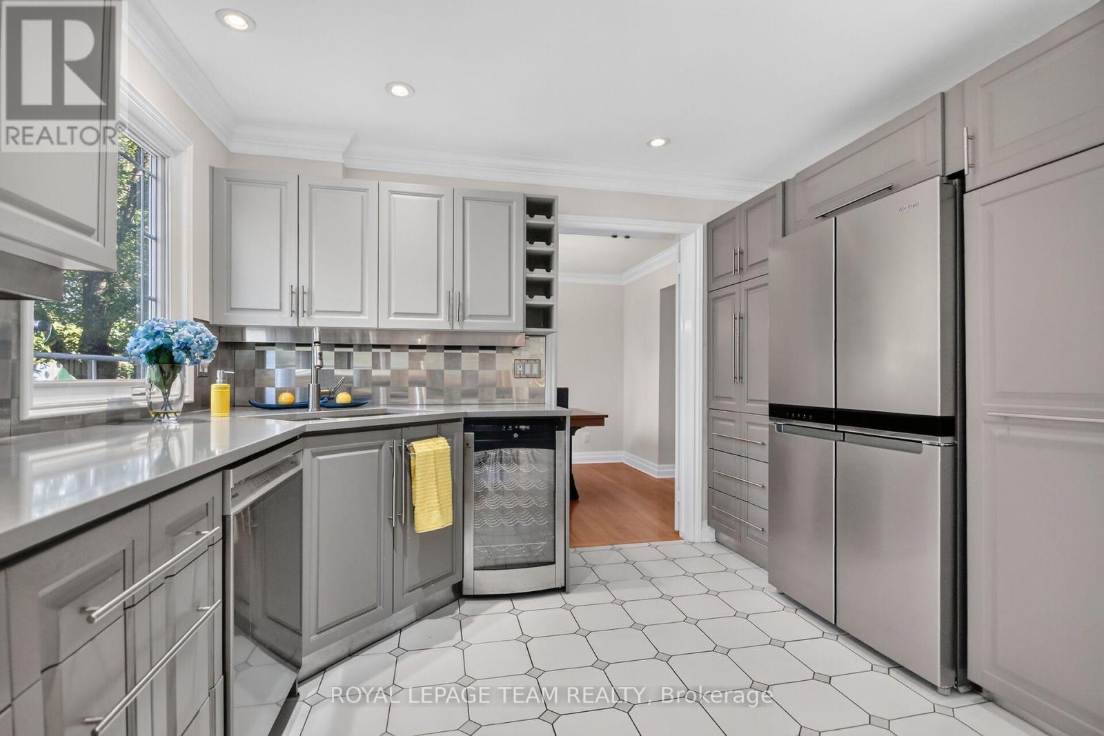 1069 Cahill Drive W, Ottawa, ON