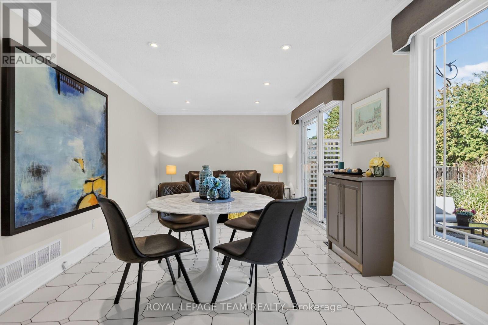 1069 Cahill Drive W, Ottawa, ON