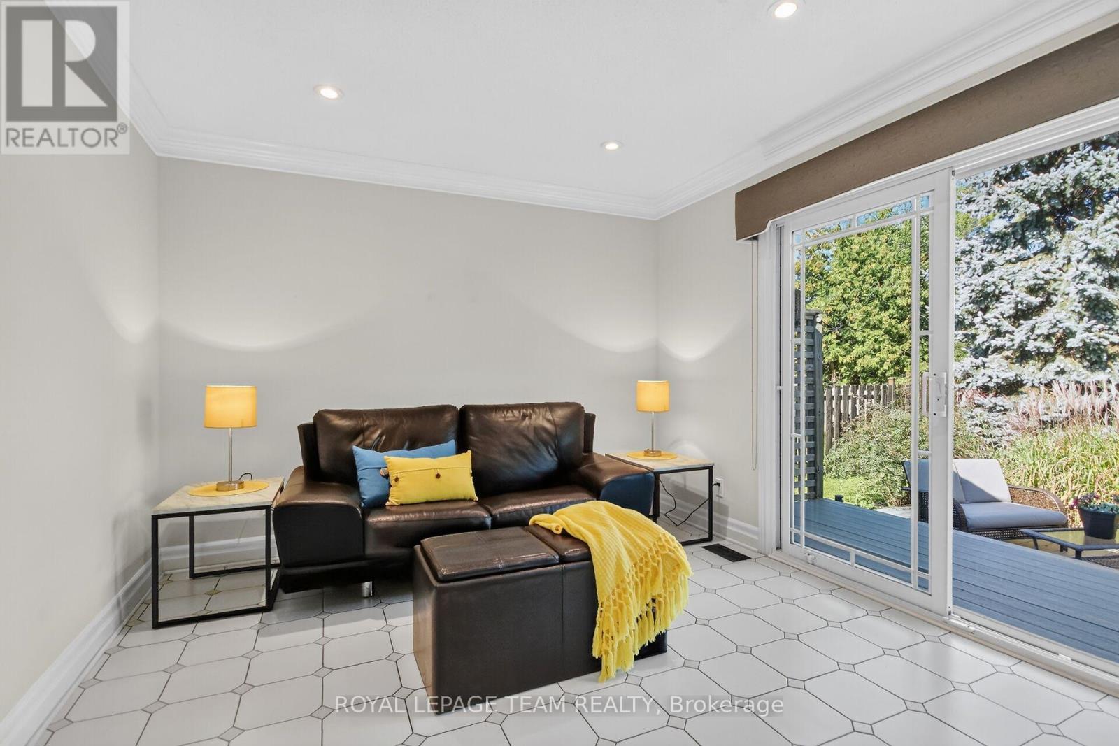 1069 Cahill Drive W, Ottawa, ON