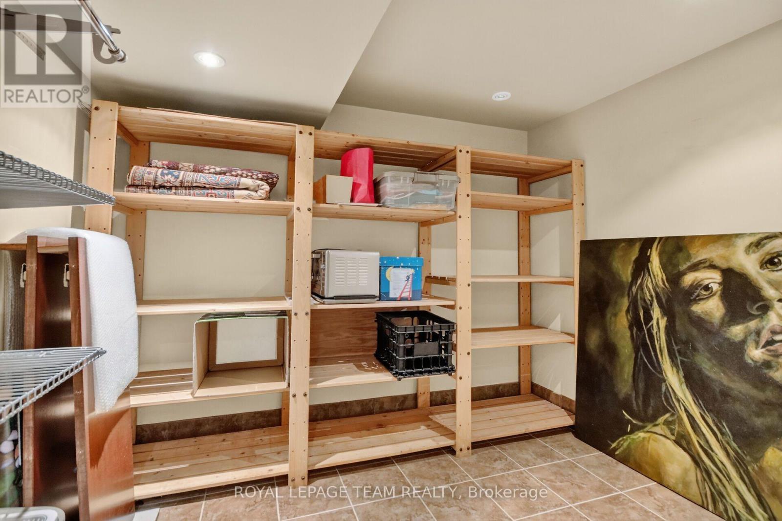 1069 Cahill Drive W, Ottawa, ON