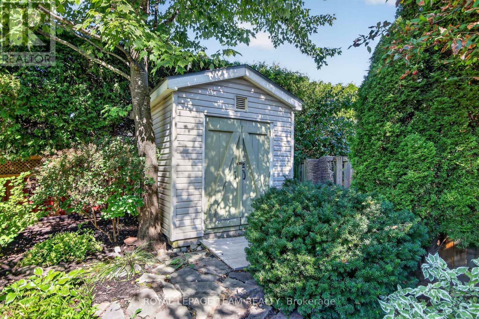 1069 Cahill Drive W, Ottawa, ON