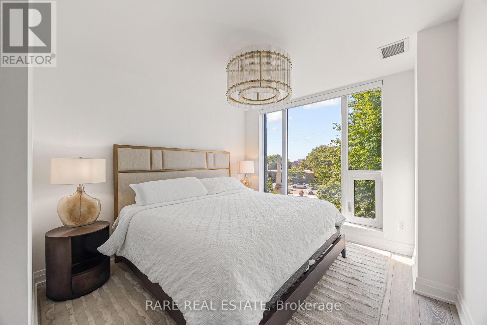 308 - 21 Park Street E, Mississauga, ON