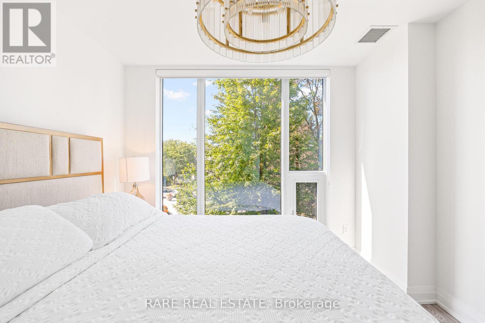 308 - 21 Park Street E, Mississauga, ON