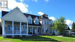 136 LAKE DRIVE E Georgina, ON L4P 3E9